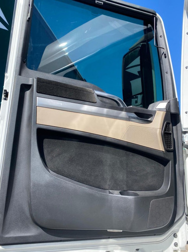 Imagem 13 de 13 de Caminhão Man Tgx 28440 6x2 2018 Único Dono