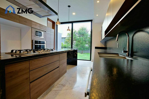 Espectacular Casa En Zona Andares