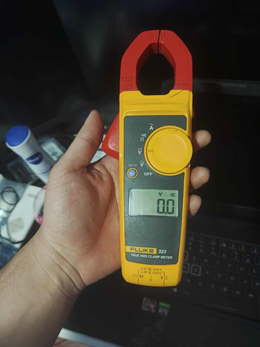 Fluke Clamp Meter 323