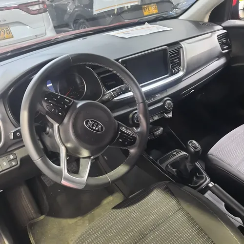 Kia Stonic ZENITH MT 1.0T 4X2