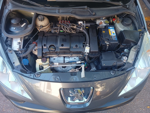 Peugeot 207 1.6 Xt