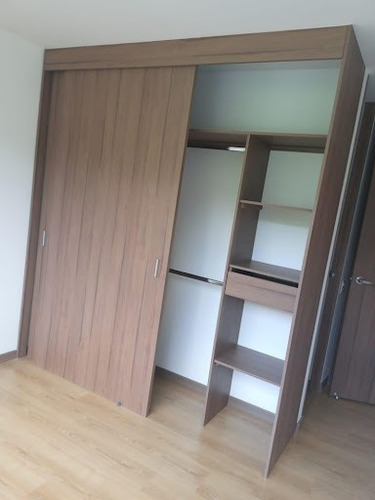 Imagen 11 de 18 de Apartamento En Arriendo Loma Del Escobero 472-2574