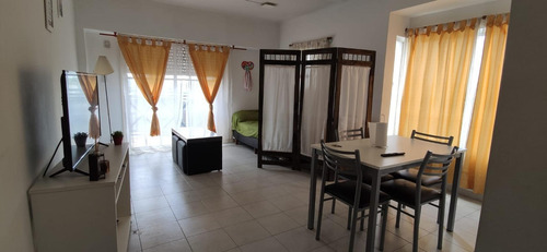 Imagen 6 de 12 de Departamento 2 Ambientes A 2 Cuadras De La Estación