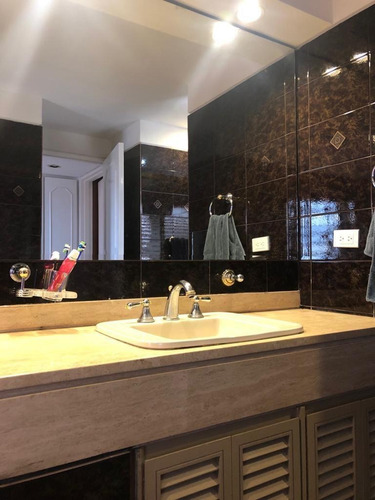 Imagen 11 de 15 de Alquiler Apartamento Colinas De Valle Arriba Baruta Caracas