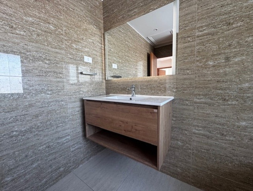 Casa Remodelada, Esta Nueva