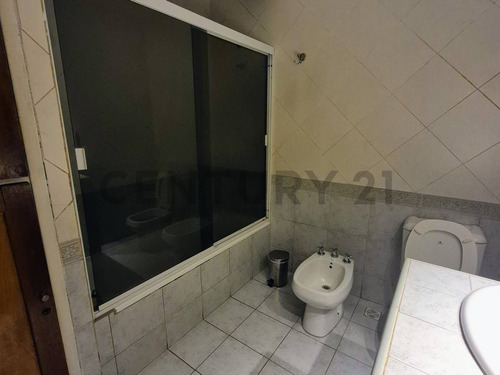 Casa 4 Dorm. / 8 Ambientes Viamonte Al 1000
