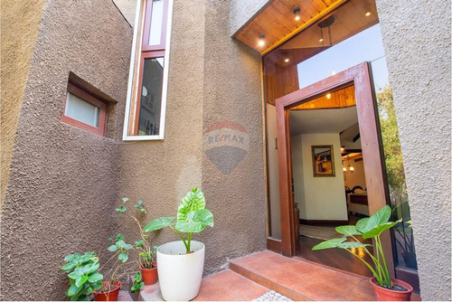 Casa 7d - 4b Calle Irlanda En Las Condes.