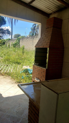 Chácara Com Escr. Registrada ( Falta Acabamento Na Piscina)