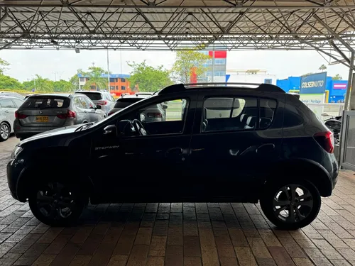 Renault Stepway 1.6 Intense Automática