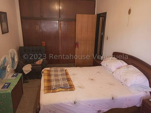 Imagen 19 de 24 de Edificio Ubicado En La Avenida Brager, Cuatro Apartamento, Dos De Ellos De 108 Mtrs2 Y Dos De 84 Mtrs2, Piso 1 Y 2. En La Planta Baja Dispone De Cuatro Santa Maria Para Locales Comerciales