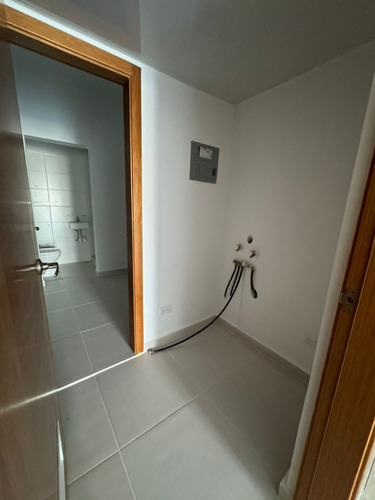 Vendo Piso 6 De Oportunidad En Zona Universitaria De 2 Habitaciones Codigo: Pd439