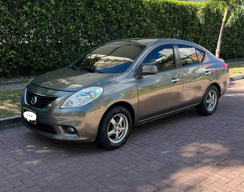 Nissan Versa 1.6 Advance