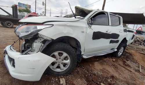 Mitsubishi L200 4cil Diesel 4x4 Estandar 2018 Por Partes
