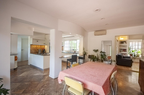 Casa De 5 Ambientes Con Pileta Y Jardín - Haedo
