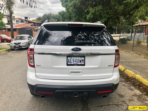 Ford Explorer .