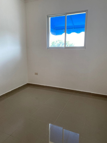 Alquilo Amplia Apartamento En La Marginal Las Americas