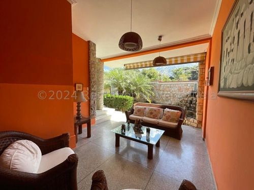 Asg Hermosa Casa Quinta En Urb El Piñal El Limon 515mt2 24-14961