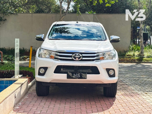 Toyota Hilux 2.7 Srv Cab. Dupla 4x4 Flex Aut. 4p