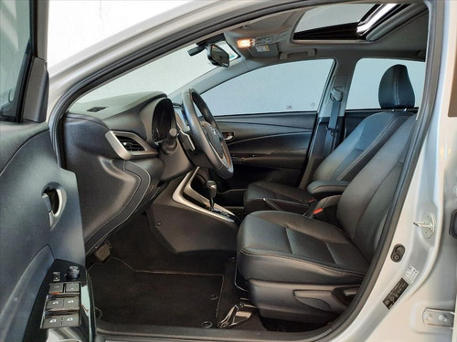 Imagem 7 de 12 de Yaris 1.5 16v Flex Sedan Xls Multidrive