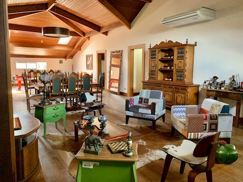 Imagem 4 de 30 de Belissima Casa Em Estilo Neoclassico Com Fino Acabamento! - 1784