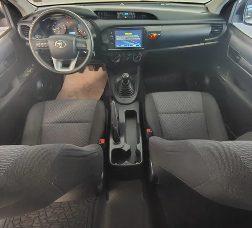 Toyota Hilux 2.7 SR Doble Cabina Mt