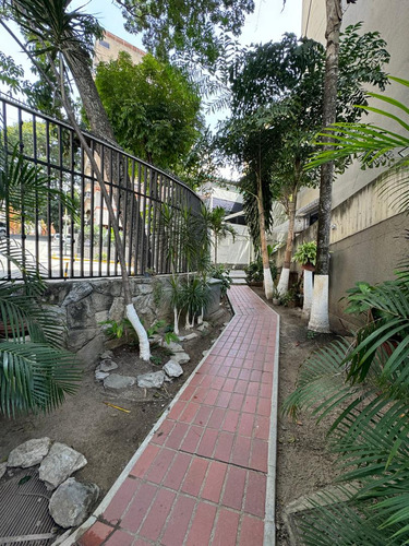 Apartamento En Venta 56 M2 - Urb. Las Palmas