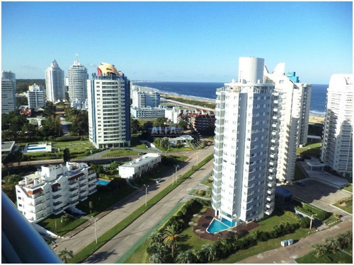 Imagen 25 de 30 de Chiverta, Piso Alto Con Vista Al Mar, 3 Dormitorios