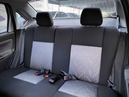 Imagem 13 de 13 de Ford Fiesta 1.6 Mpi Class Sedan 8v Flex 4p Manual