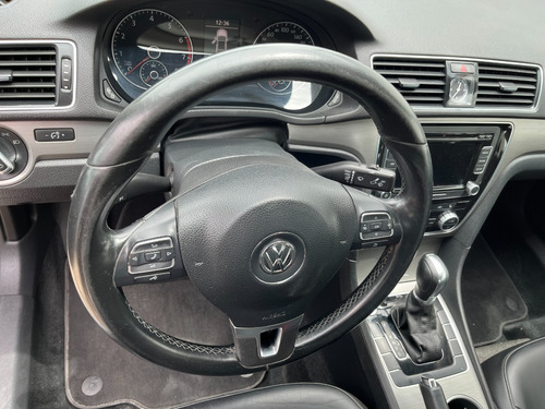 Volkswagen Passat 2.5 Highline L5 P Nave At