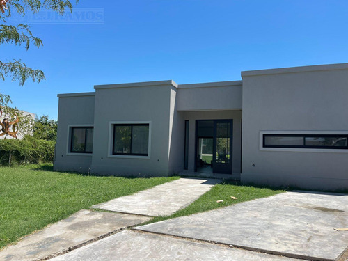 Casa En Canton Islas Pg