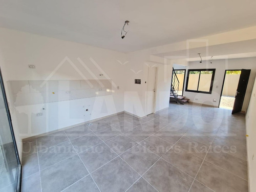 Imagen 9 de 17 de Duplex En Venta - Condominio Cerrado Ituzaingo Norte