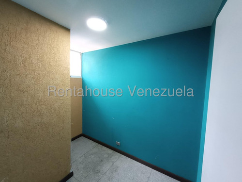 25-23520 Amplio Apartamento En Venta En El Paraíso