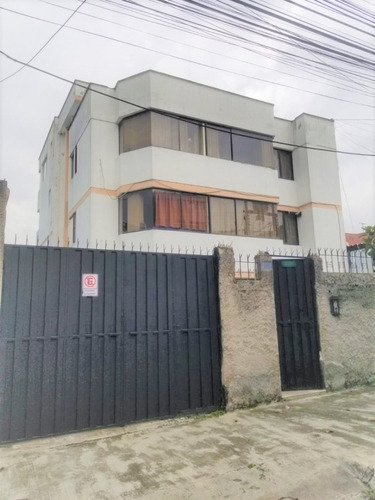 Casa Rentera De Venta En El Norte De Quito