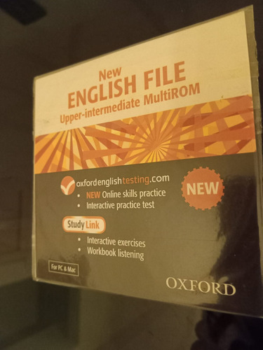 New English File Upper Intermediate Student S Book - Oxford (Usado)