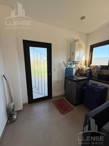Casa 4 Ambientes Con Pileta En Alquiler - Guillermo E Hudson