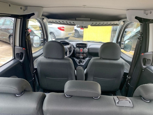 Imagem 11 de 15 de Fiat Doblo Essenc 1.8 7 Lugares
