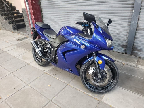Imagen 3 de 6 de Kawasaki Ninja 250 2010