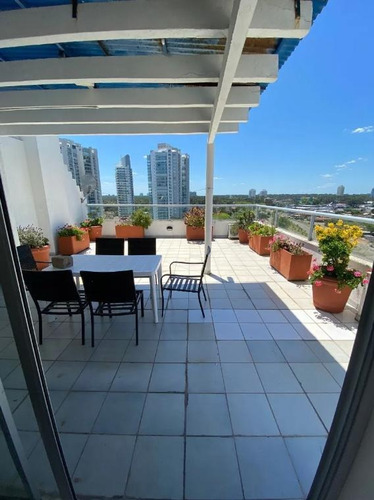 Imagen 17 de 21 de Penthouse A Pocos Metros Del Mar Con Terraza Y Parrillero Propio