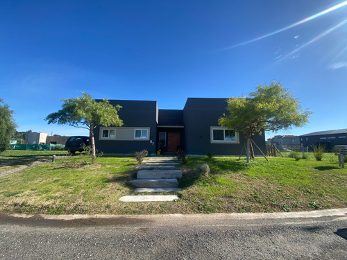 Venta De Casa En Horizontes Al Sur, Canning