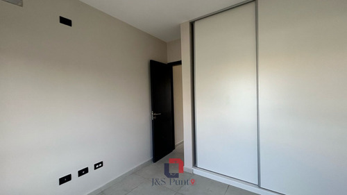 Duplex En Brisas De Manantiales .