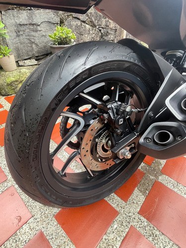 Hermosa Dominar 400 Versión Touring Color Negro Infinito