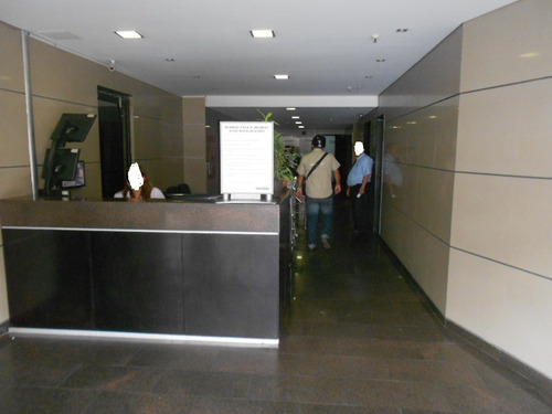 Vendo Oficina De 125 M2. Edificio Gerencial Quorum, Los Ruices.