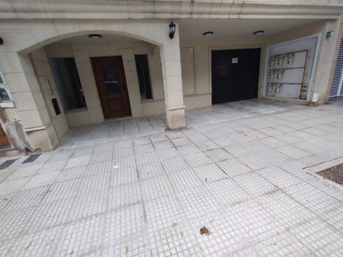 Importante Piso A La Venta, 100m2 Totales, Balcon Terraza, Cochera Y Parrilla