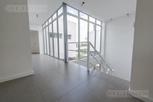 Casa Sobre Lote Al Río Con 5 Dormitorios En Venta San Juan - Villanueva