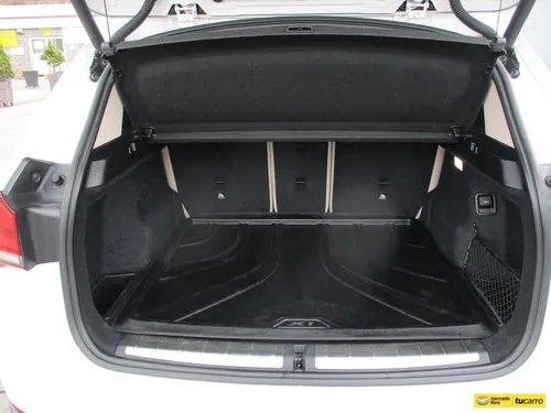 BMW X1 SDRIVE 20i 2000CC AT AA
