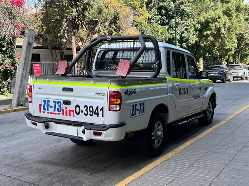 Mahindra Pik-Up DCAB CRDE MT 4X4 2.2