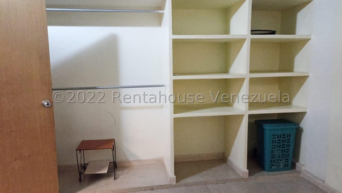 Linda Y Conservada Casa En Urbanismo Privado La Piedad Norte Cabudare Gabriela C