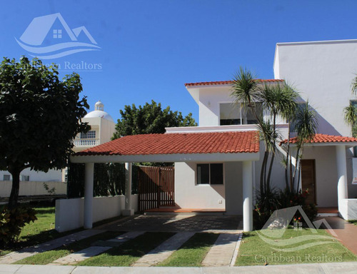 Casa En Venta En Isla Amorosa Isla Dorada Cancun / Codigo: B-msn6004