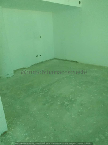 Imagen 4 de 8 de Alquiler Oficina En Catia La Mar Ref 450