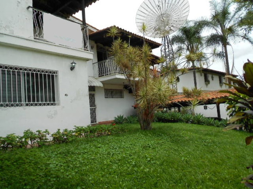 Vendo Casa  876.45m2 7h/7b/5p Prados Del Este 1571